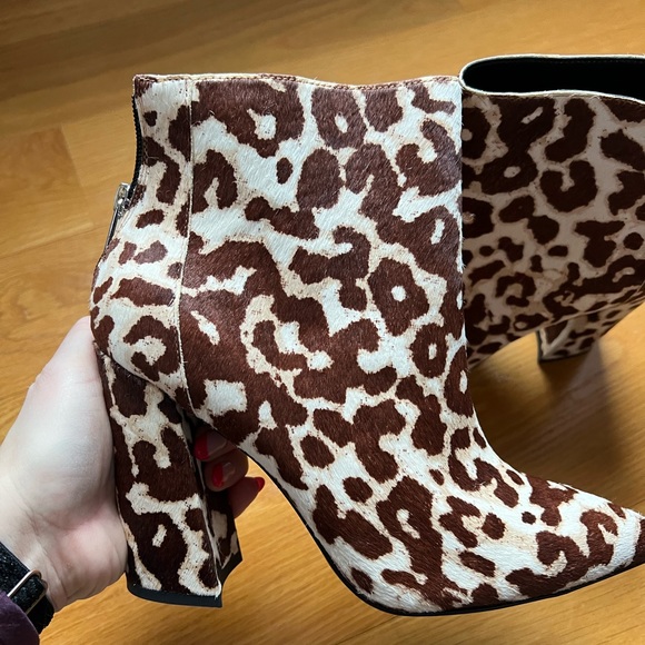 Charles David calf hair ankle boots. Beautiful print, only worn inside to try-on - Picture 1 of 8